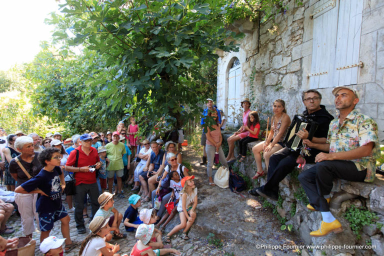IMG_16088838_Deambulation-Musicale- Septet-des-Elephants Labeaume-en-Musique-2016 Culture Labeaume Ardeche